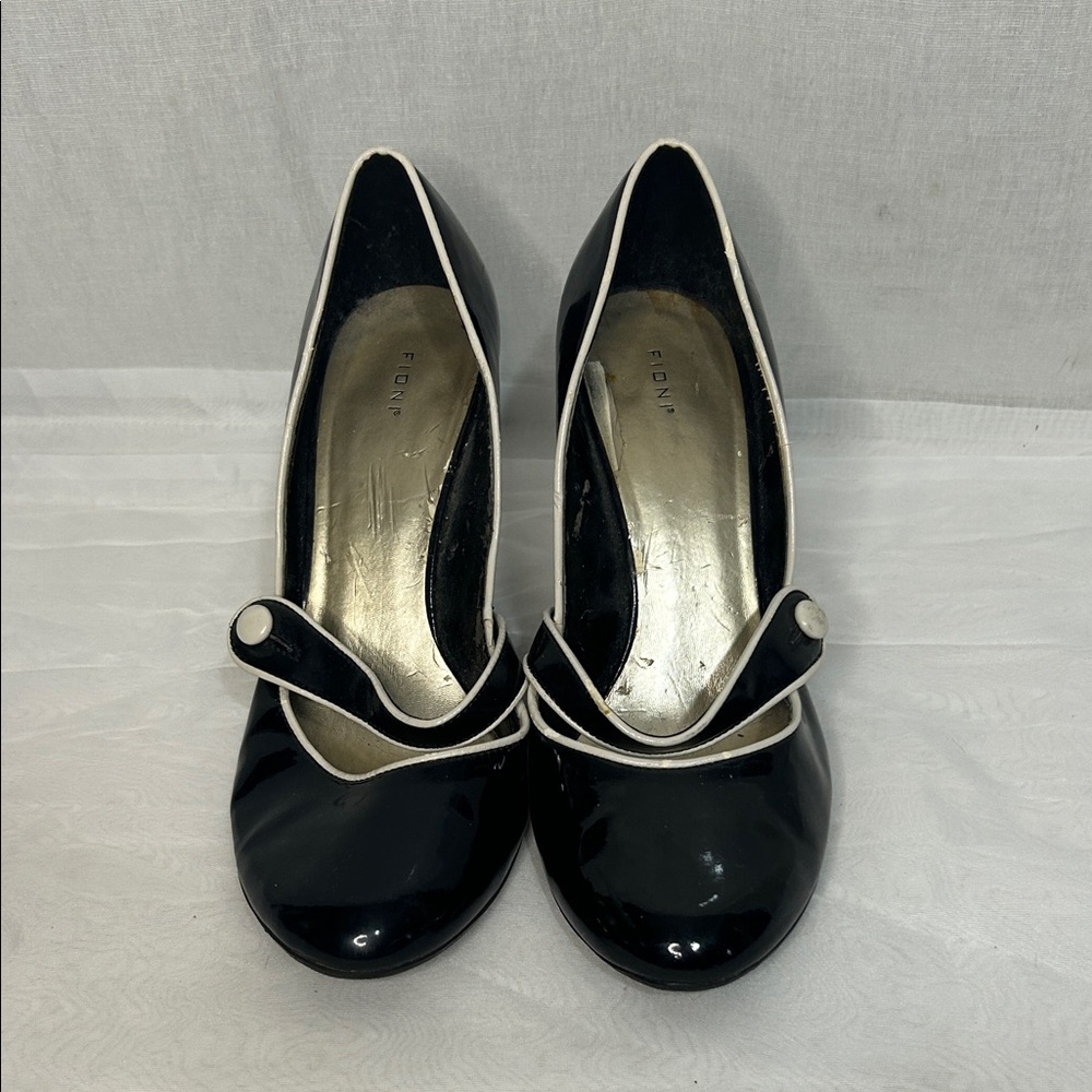 FIONI Clothing Black and White Heels